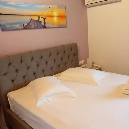 Lampos House Apartment *
