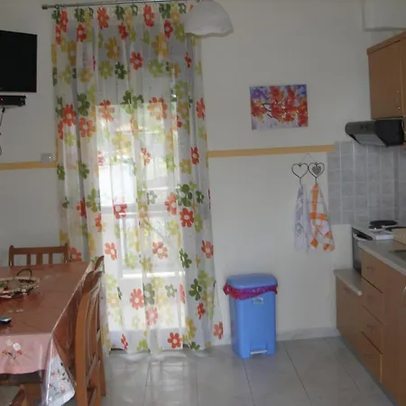 Apartment Lampos House *