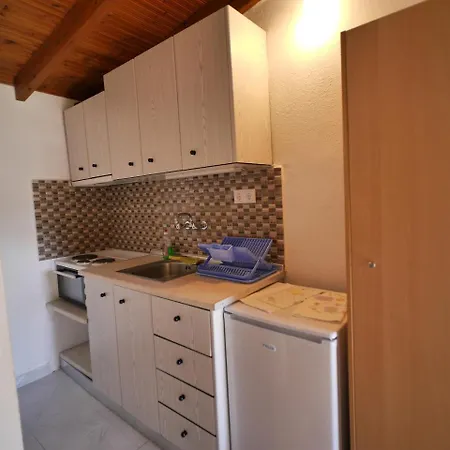 Lampos House Apartment *