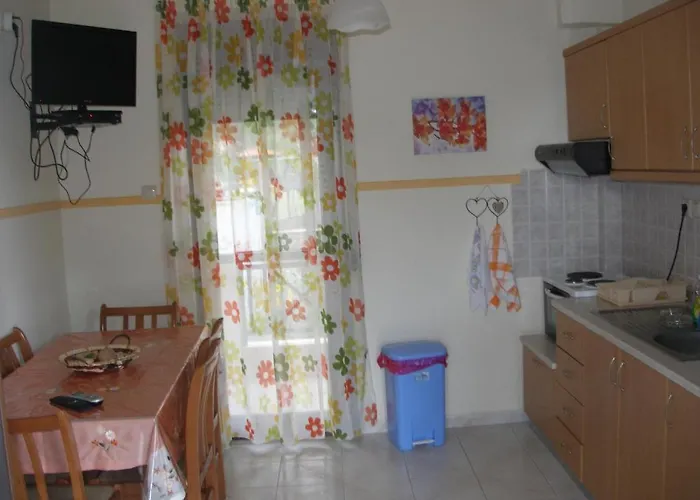 Apartment Lampos House *