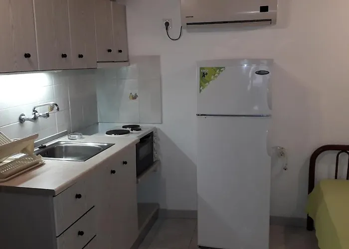 Apartment Lampos House