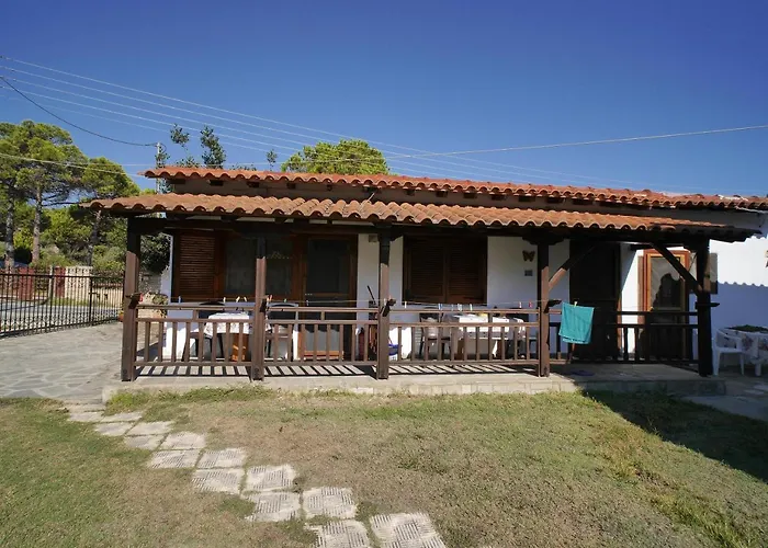 Lampos House *